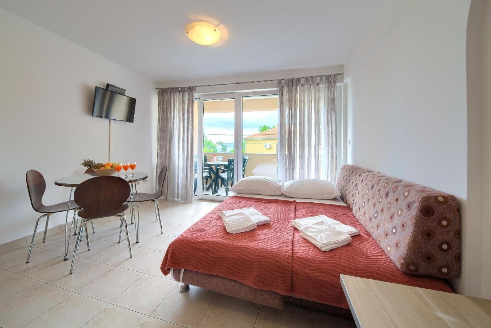 Apartment Mit Terrasse *